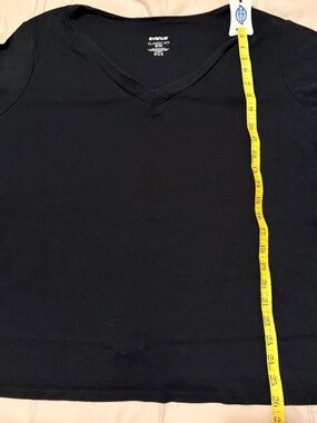 Avenue women’s Black V-Neck Short Sleeve Tee